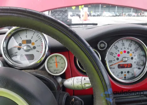 2006 Mini Cooper S z USA, uszkodzony, nr VIN WMWRE33576TJ35157